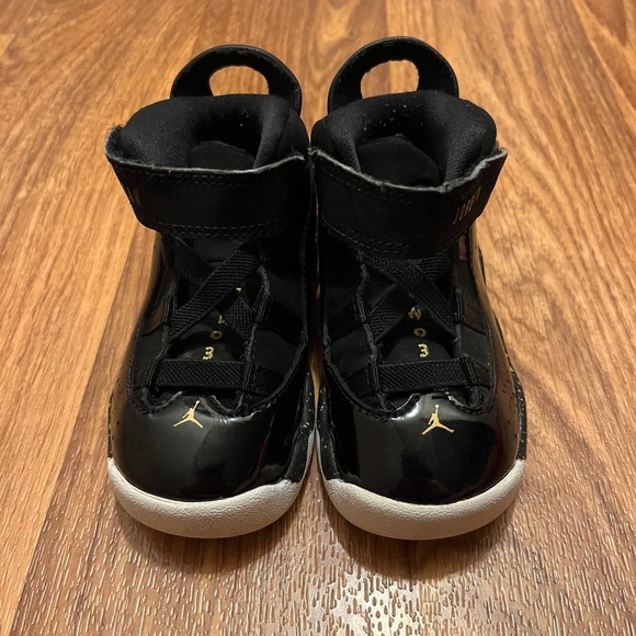 Nike‎ Air Jordan Jumpman Shoes Kids Size 6C Black Gold Toddler Sneakers 2023 - Picture 3 of 5